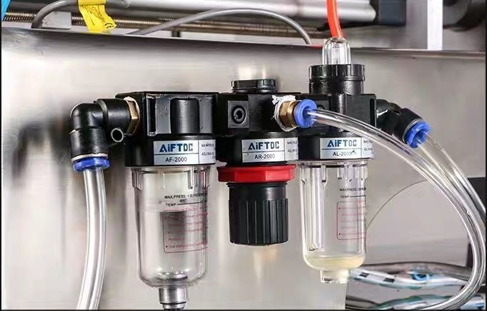 Φαρμακευτικό μηχάνημα για την πλήρωση χημικών σκελετών