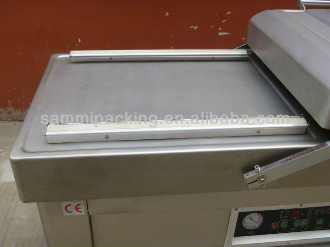 Πολυλειτουργική μηχανή συσκευασίας κενού διπλής αίθουσας για βοδινό μπέικον κοτόπουλο τοφού φιστίκια θαλασσινά