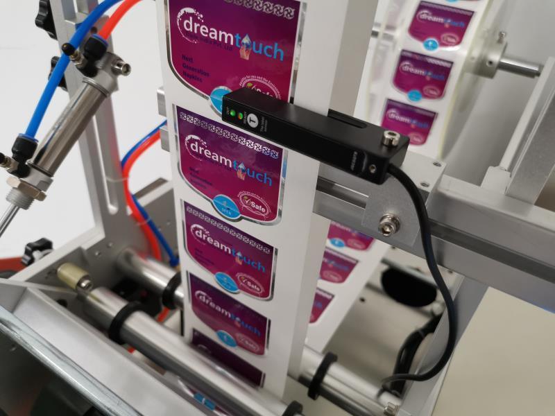 Επαγγελματίας Κατασκευαστής Συμπαγής Επιτραπέζιας Μηχανής Ετικετοποίησης περιμετρικά, Πλήρης ή Μερική Ετικετοποίηση για τις Βιομηχανίες Τροφίμων/Καλλυντικών