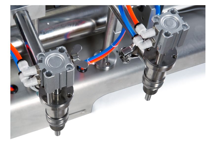 Μηχανή πλήρωσης υγρών αναψυκτικών διπλού ακροφυσίου τύπου εμβόλου υψηλής ακρίβειας/Μηχανή πλήρωσης νερού