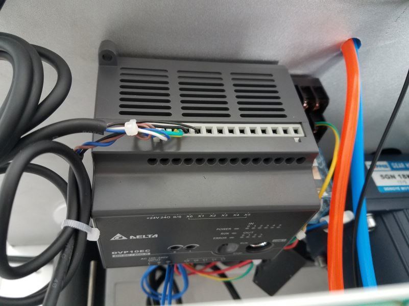 LT-80D Pneumatic Round Bottle Labeling Machine with 220V/110V Power 25-50 Pieces/Min for 15-120 mm Diameter Bottles